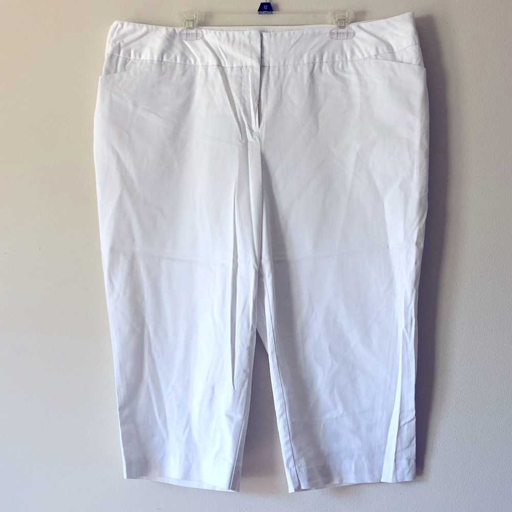 Like New Worthington White Capri